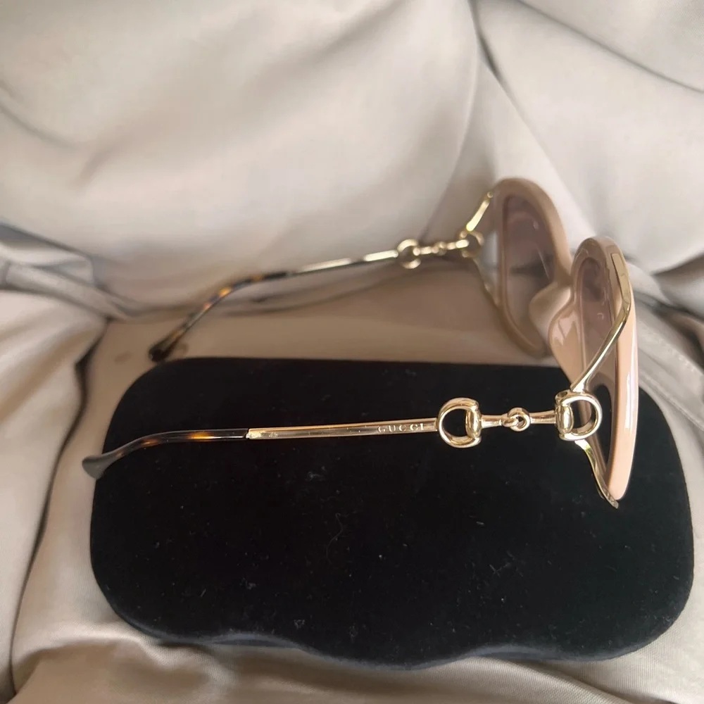 GUCCI NEW SUNGLASSES WITH CASE❤️🔥 - Picture 5 of 16